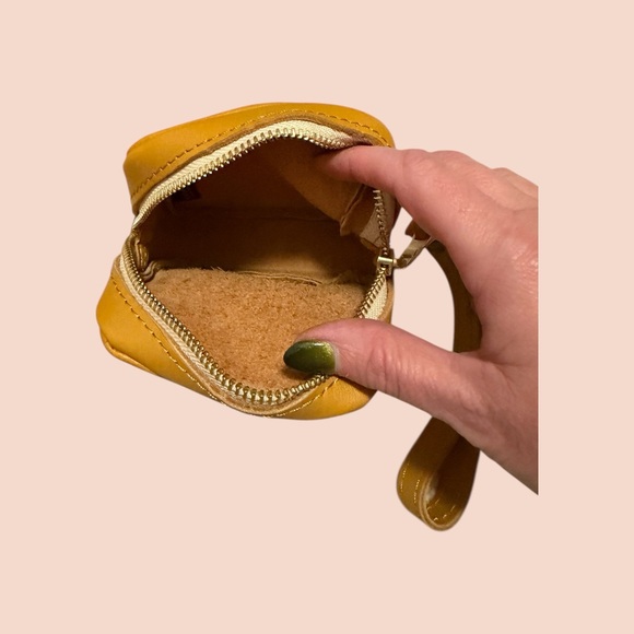 🦄 Portland Leather Square Pouch in Sunflower! - Picture 3 of 4
